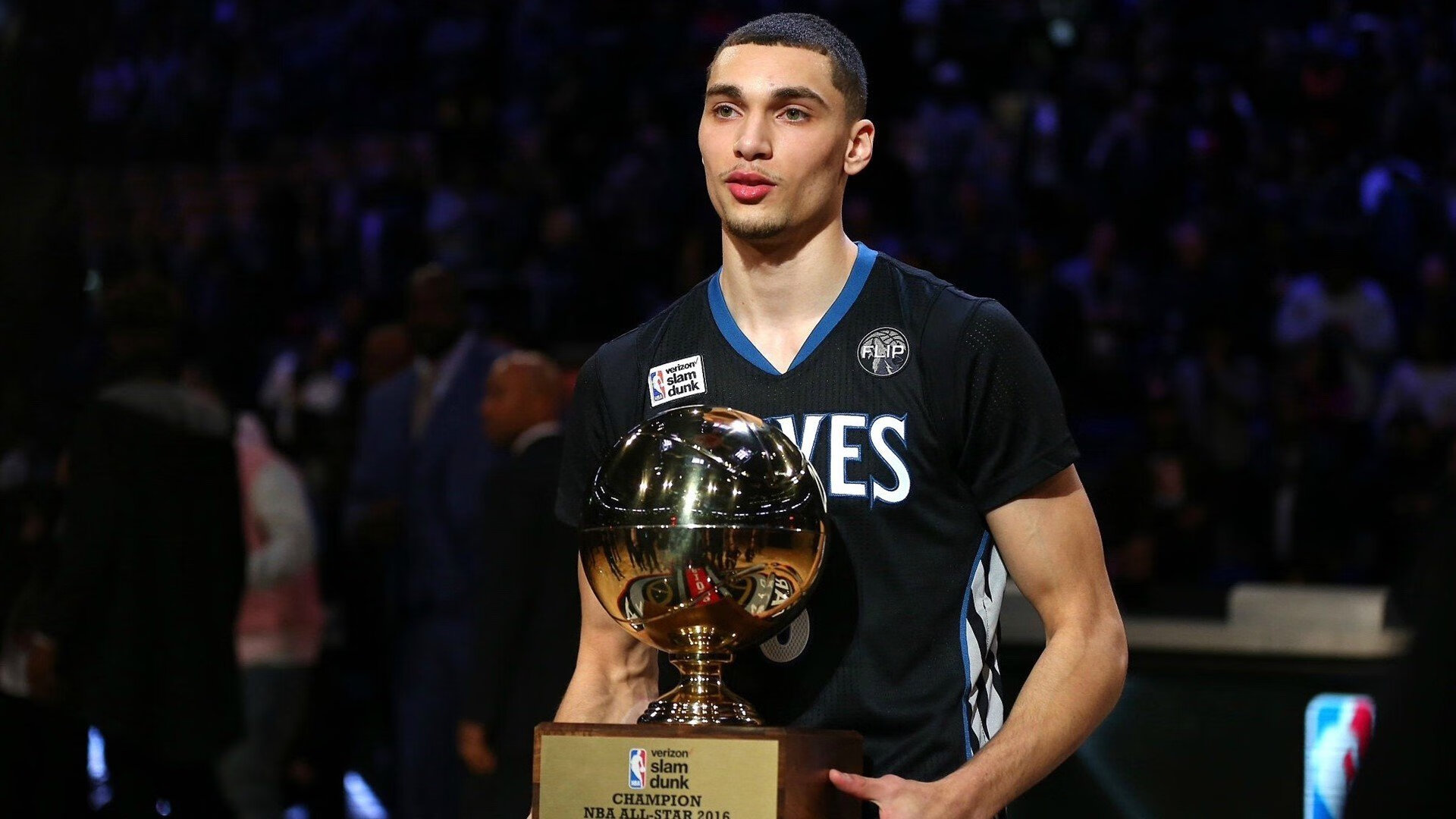 FB赛事直播-欧冠淘汰赛之夜，迪马利亚的关键节点连续得分，改写历史的瞬间