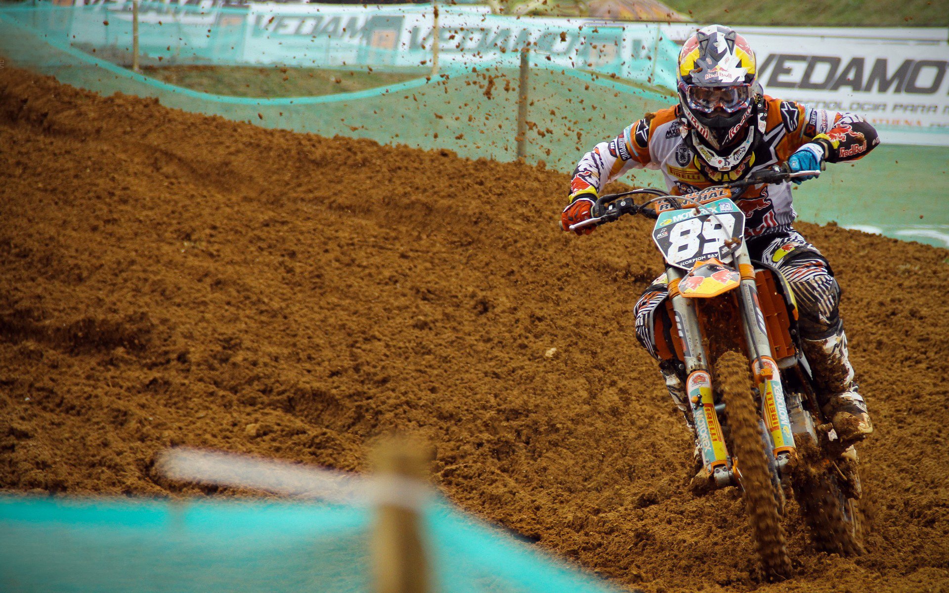 逆转之夜，詹姆斯扛起湖人，跨越四川的坚韧之战